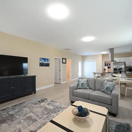 Cottage On 10Th Cozy Retreat Near Downtown & Beach